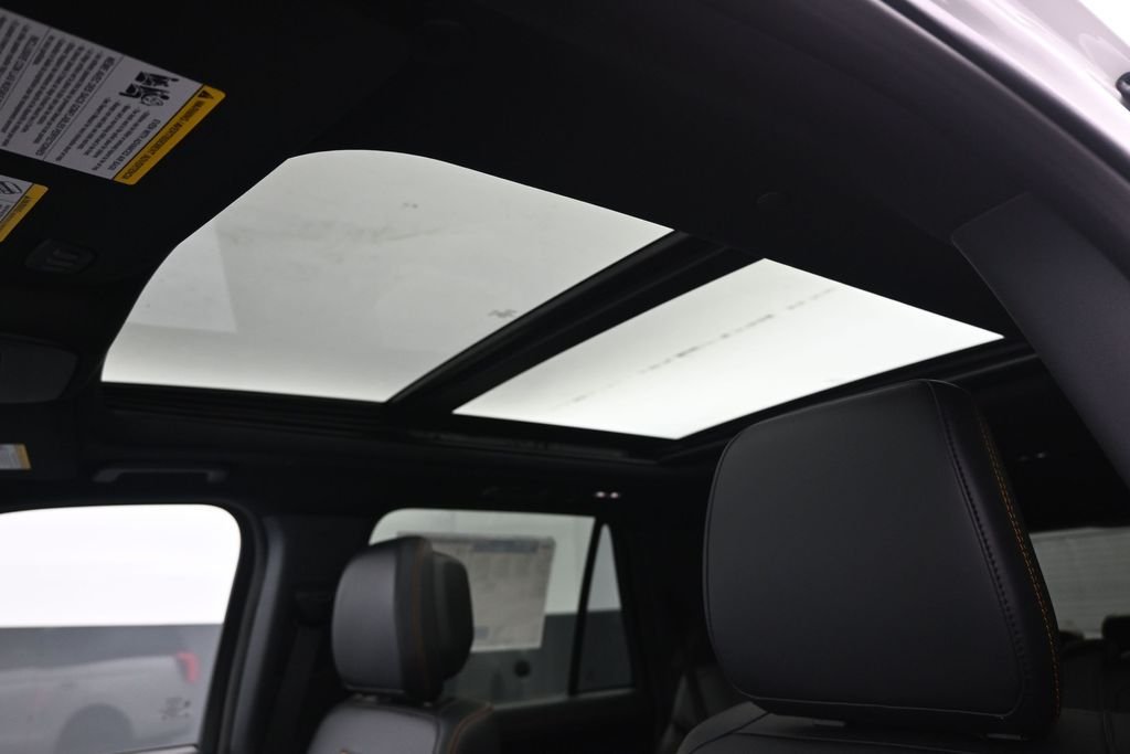 New 2026 Star White Metallic Tri-Coat Ford Tremor image 9