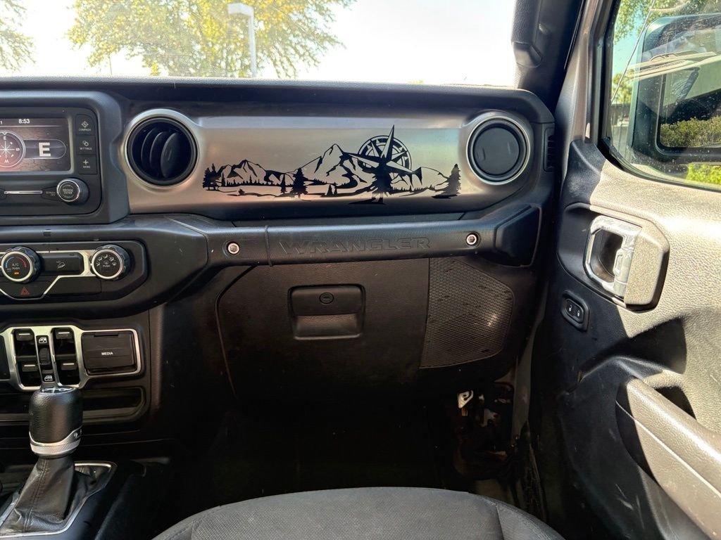 Used 2019 Silver Jeep Unlimited Sport S image 8