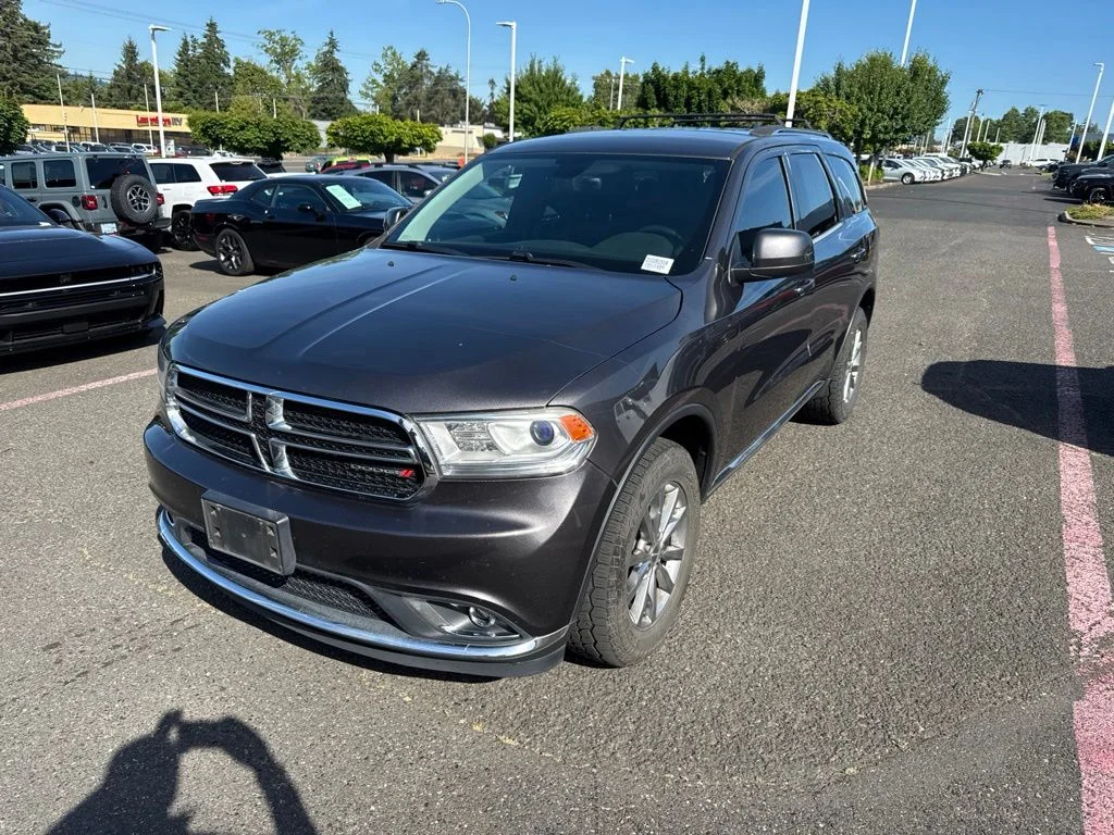 Used 2017  Dodge SXT image 3