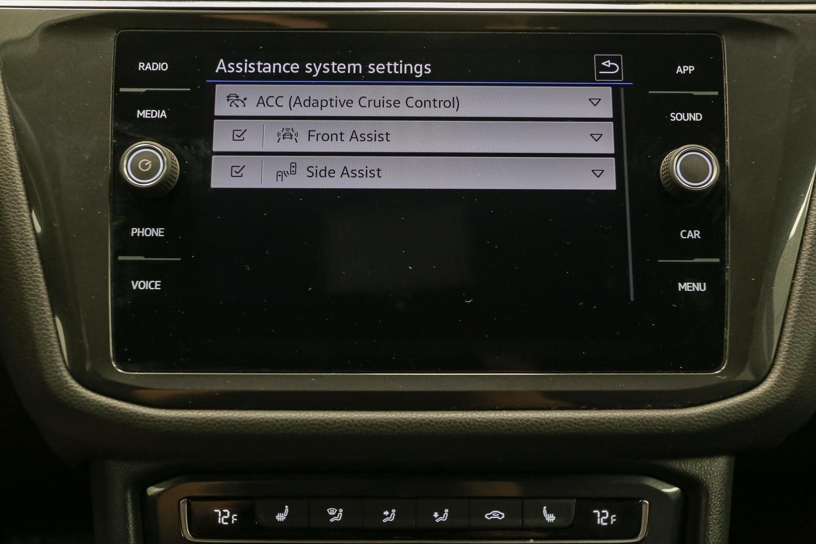 Used 2021 Platinum Gray Metallic Volkswagen SE image 27