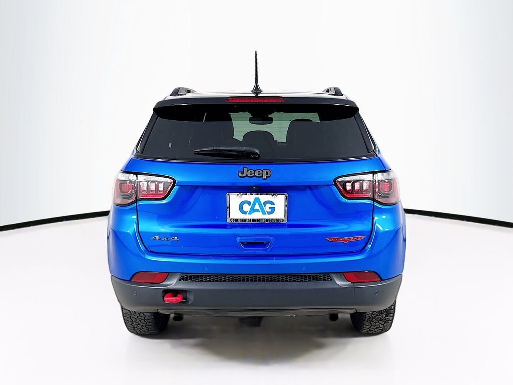 Used 2025 Hydro Blue Pearlcoat Jeep Trailhawk image 6