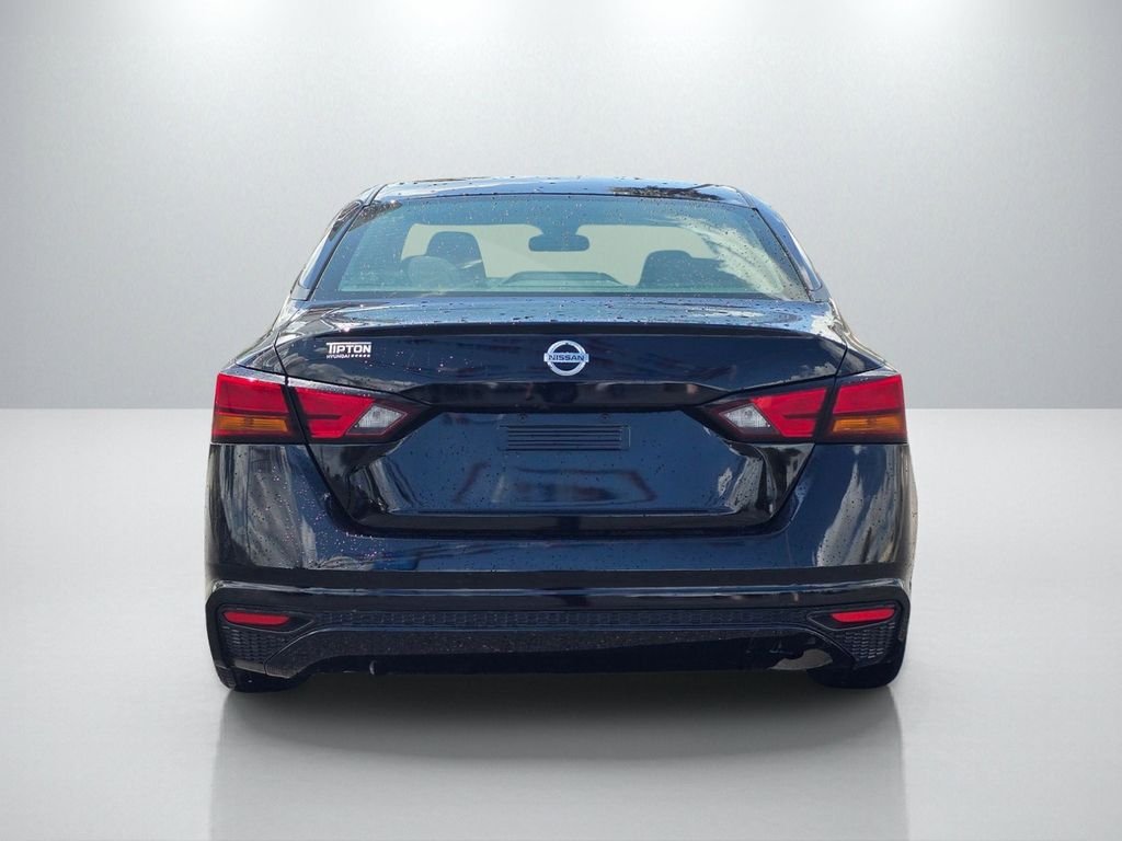 Used 2022 Black Nissan 2.5 S image 6
