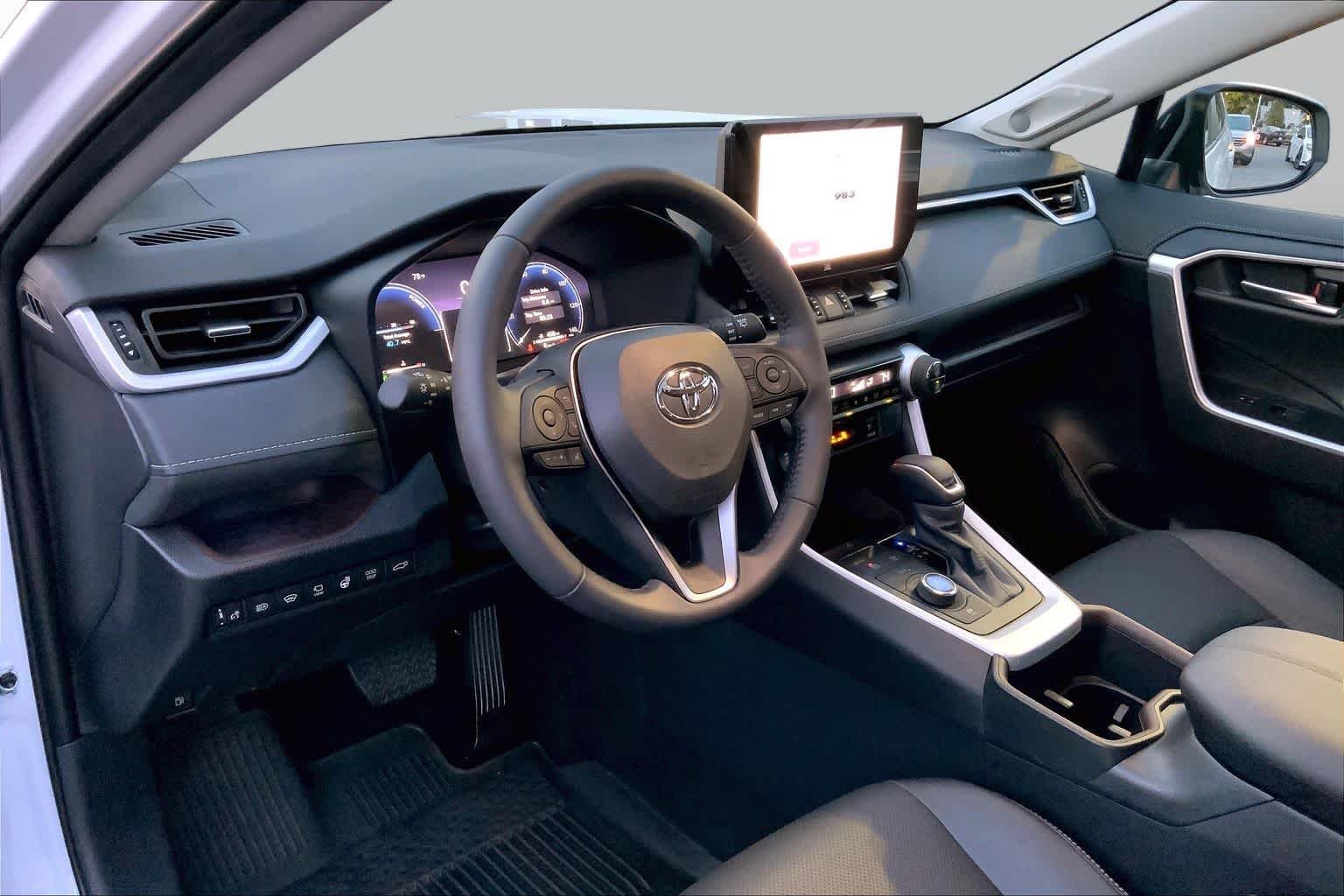 Used 2025 Wind Chill Pearl Toyota Hybrid Limited image 15
