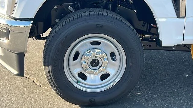 New 2026 Oxford White Ford F-350® XL image 30