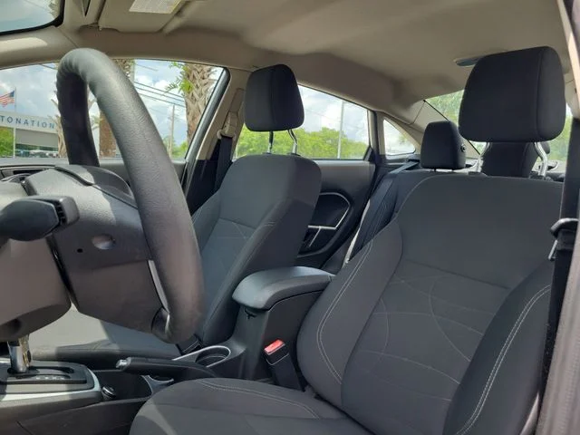 Used 2019 Ingot Silver Ford SE image 14