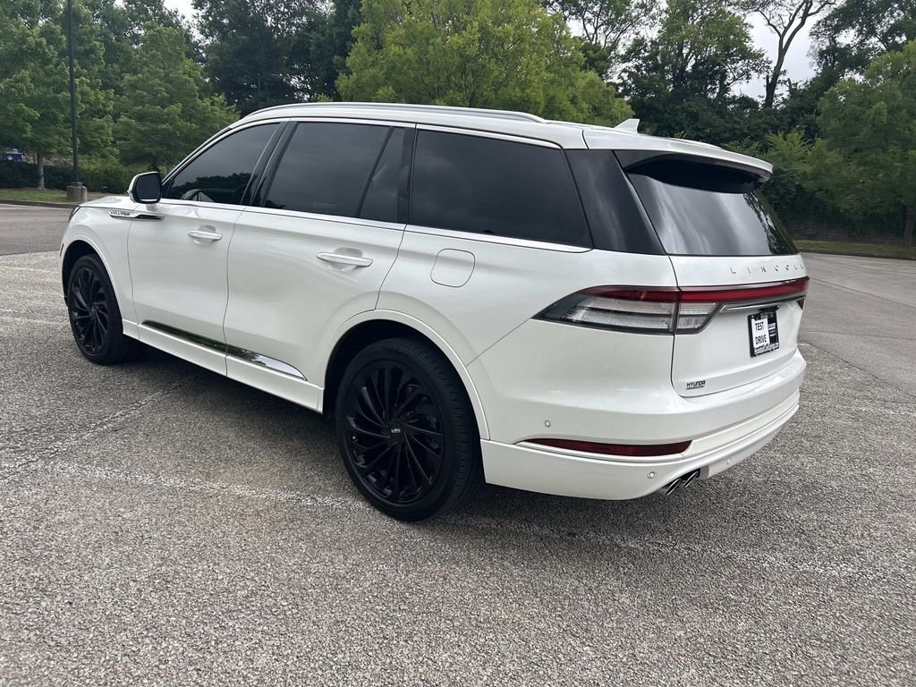 Used 2021 White Lincoln Reserve image 5