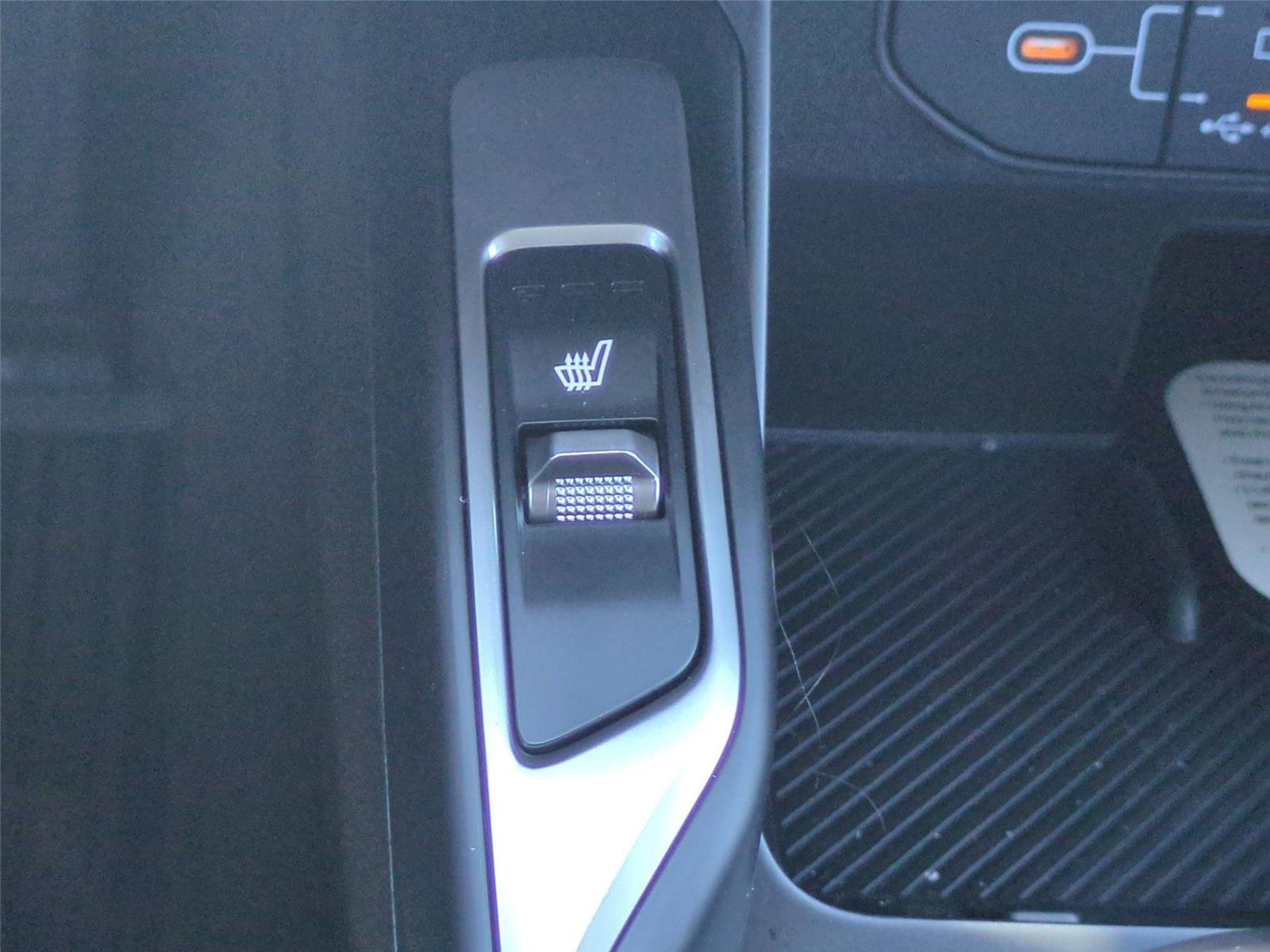 New 2026 Ivory Silver Kia S image 28