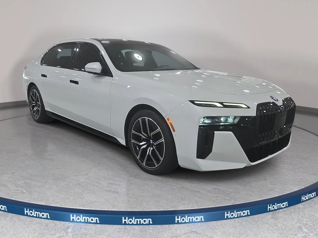 Used 2023 White Metallic BMW 740i image 4