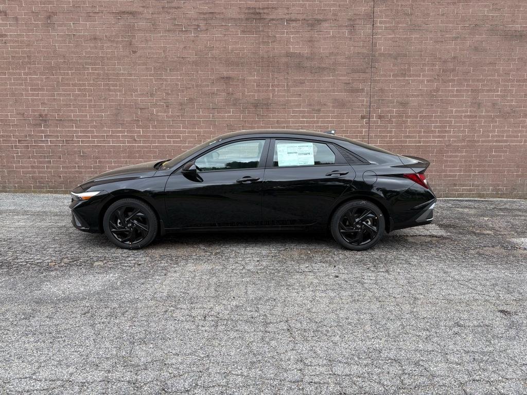 New 2026 Abyss Black Hyundai SEL Sport image 2