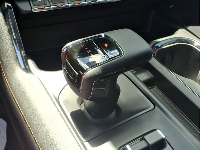Used 2024 Summit White GMC AT4 image 10