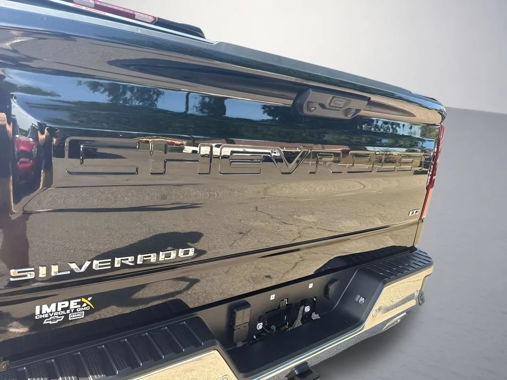 Used 2025 Black Chevrolet LTZ image 27