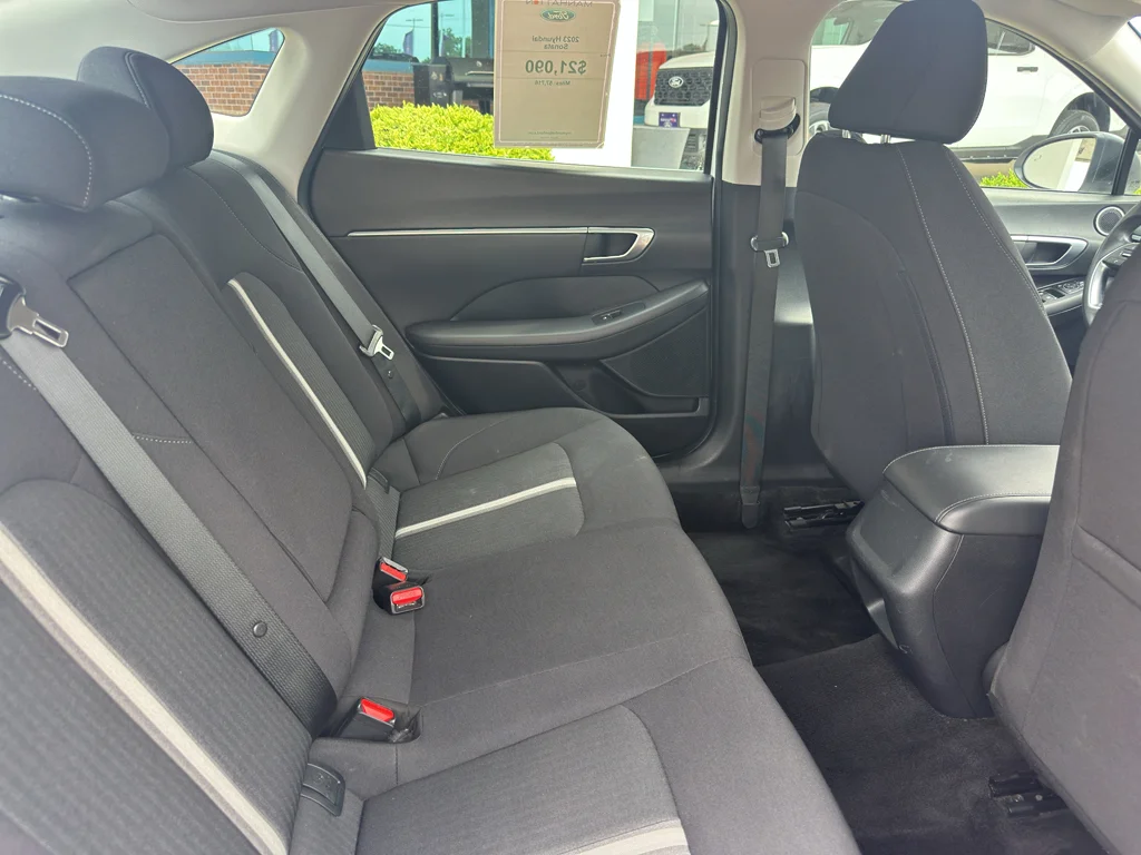 Used 2023 Serenity White Hyundai SEL image 33