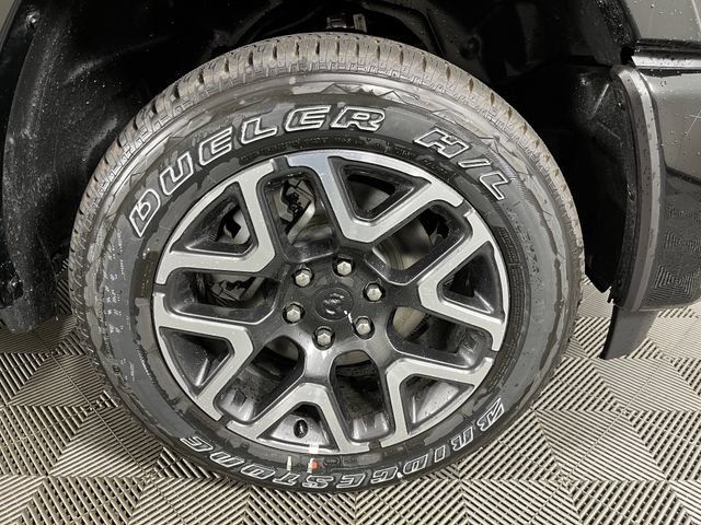 New 2026 Diamond Black Crystal Pearl-Coat Exterior Paint RAM Laramie image 5