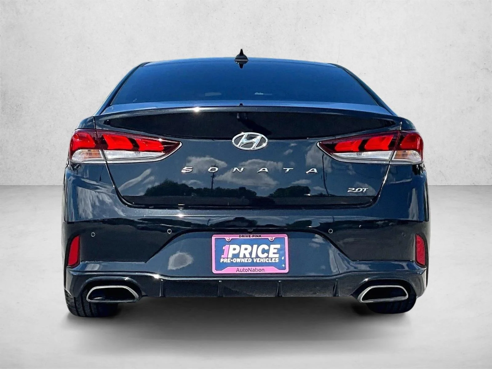 Used 2018 Phantom Black Hyundai Limited image 4