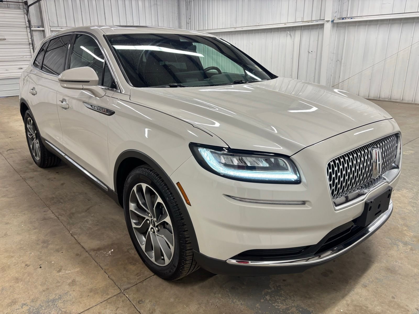 2023 Lincoln Nautilus Reserve FWD's photo