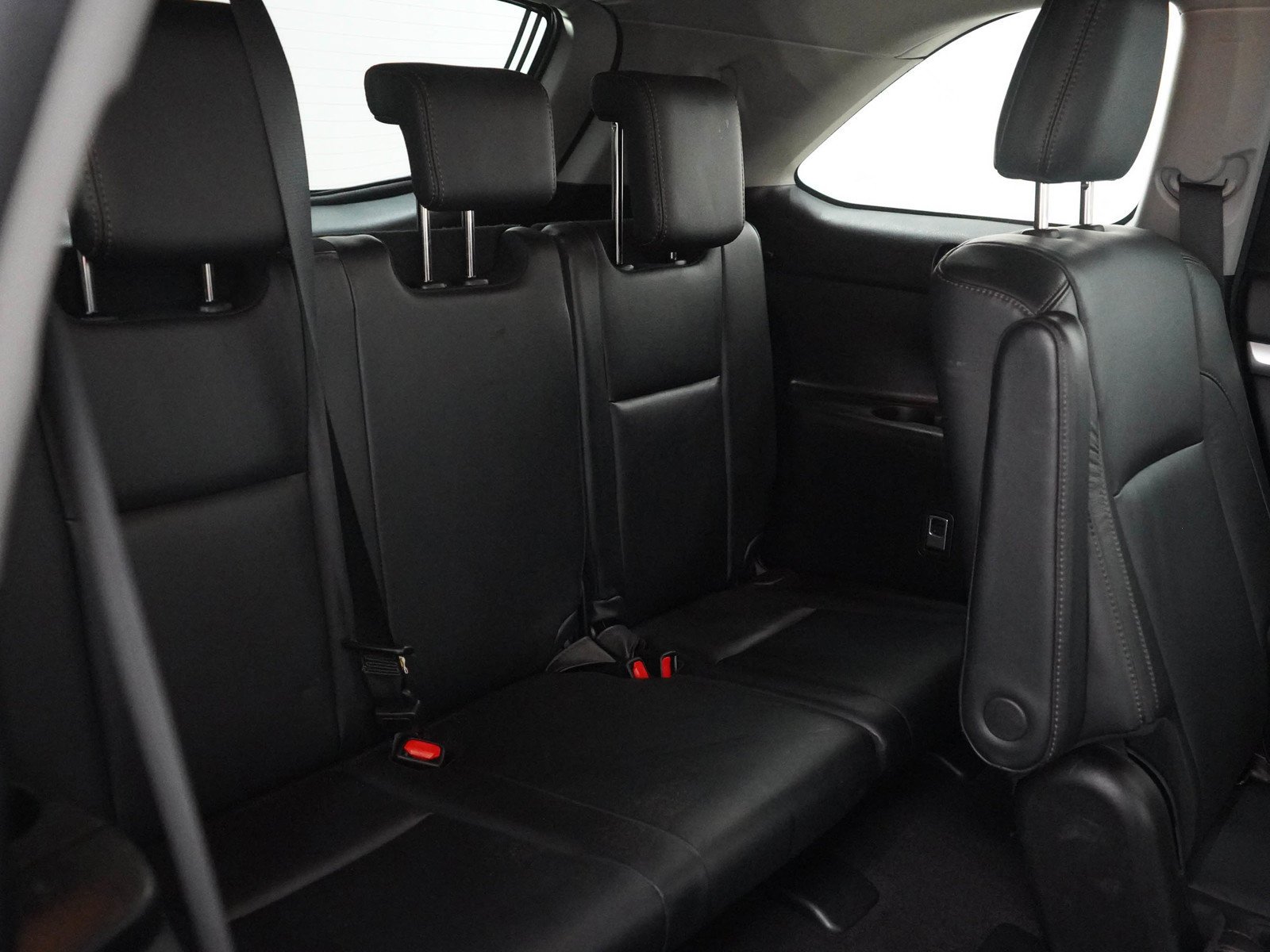 Used 2018 Blizzard Pearl Toyota Xle image 14
