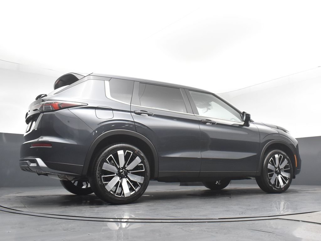 New 2026 Gray Mitsubishi SE image 18