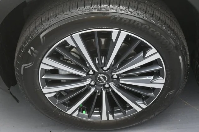 New 2026 White Nissan Platinum image 31