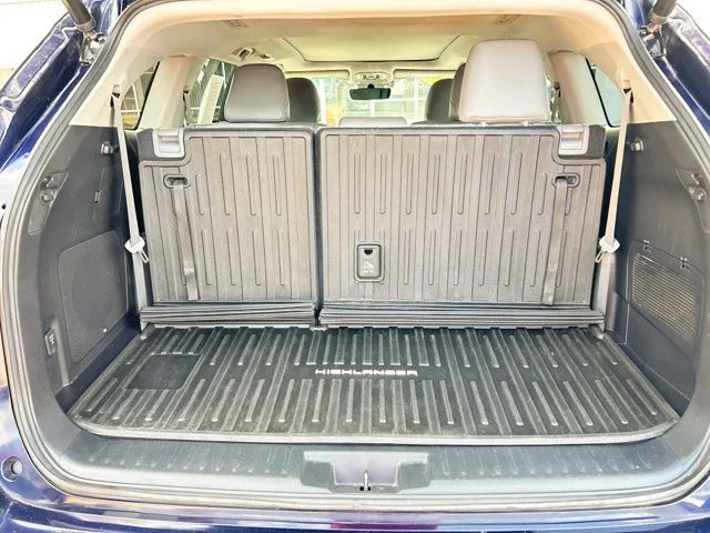 Used 2022 Gray Toyota Platinum image 11