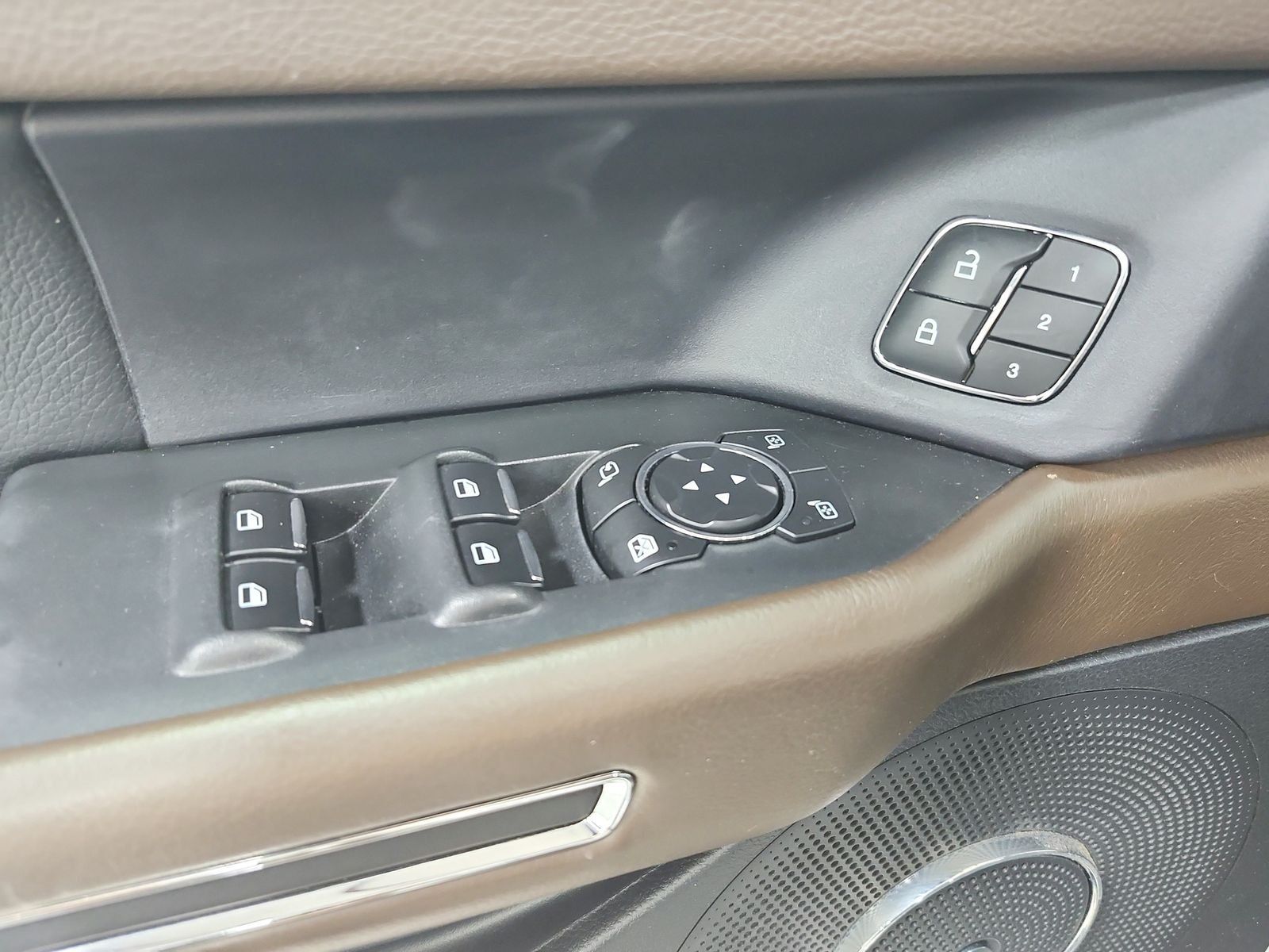 Used 2021 Oxford White Ford King Ranch image 40