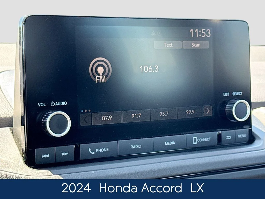 Used 2024  Honda LX image 29