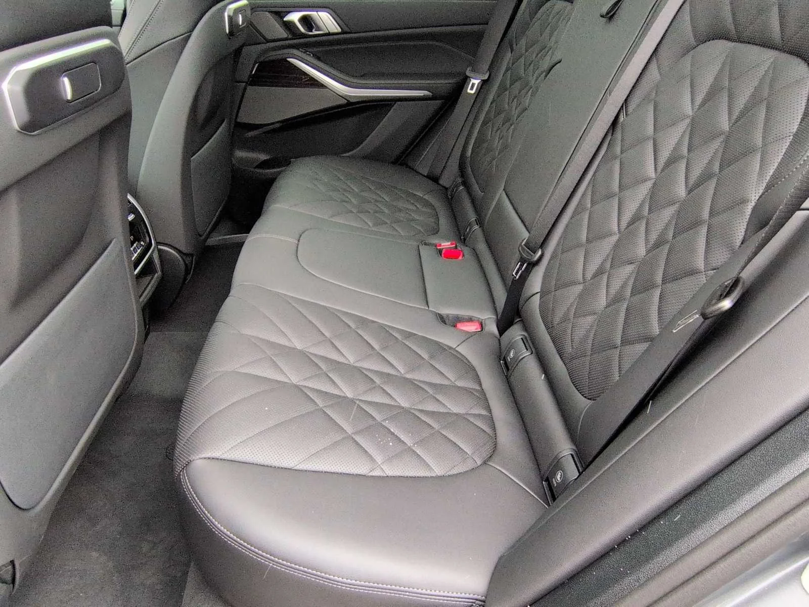 New 2026 Skyscraper Grey Metallic BMW xDrive50e image 20