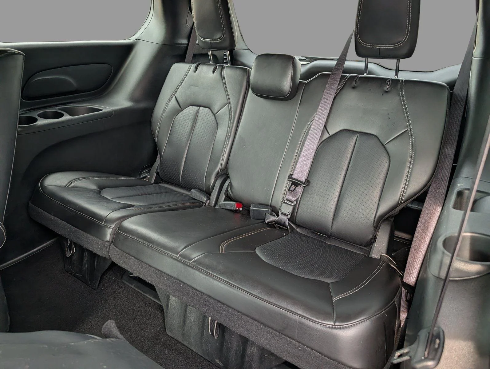 Used 2024 Bright White Clearcoat Chrysler Hybrid S Appearance Pkg image 31