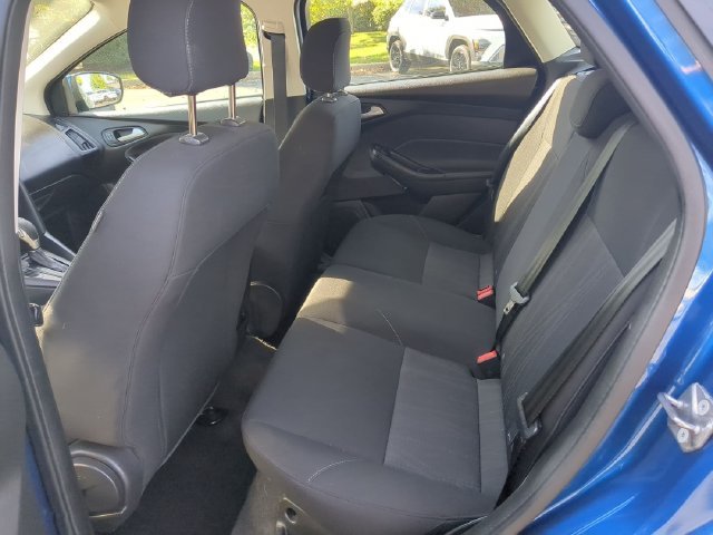 Used 2018 Blue Ford SE image 22