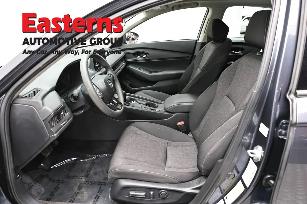 Used 2025 Gray Honda SE image 14