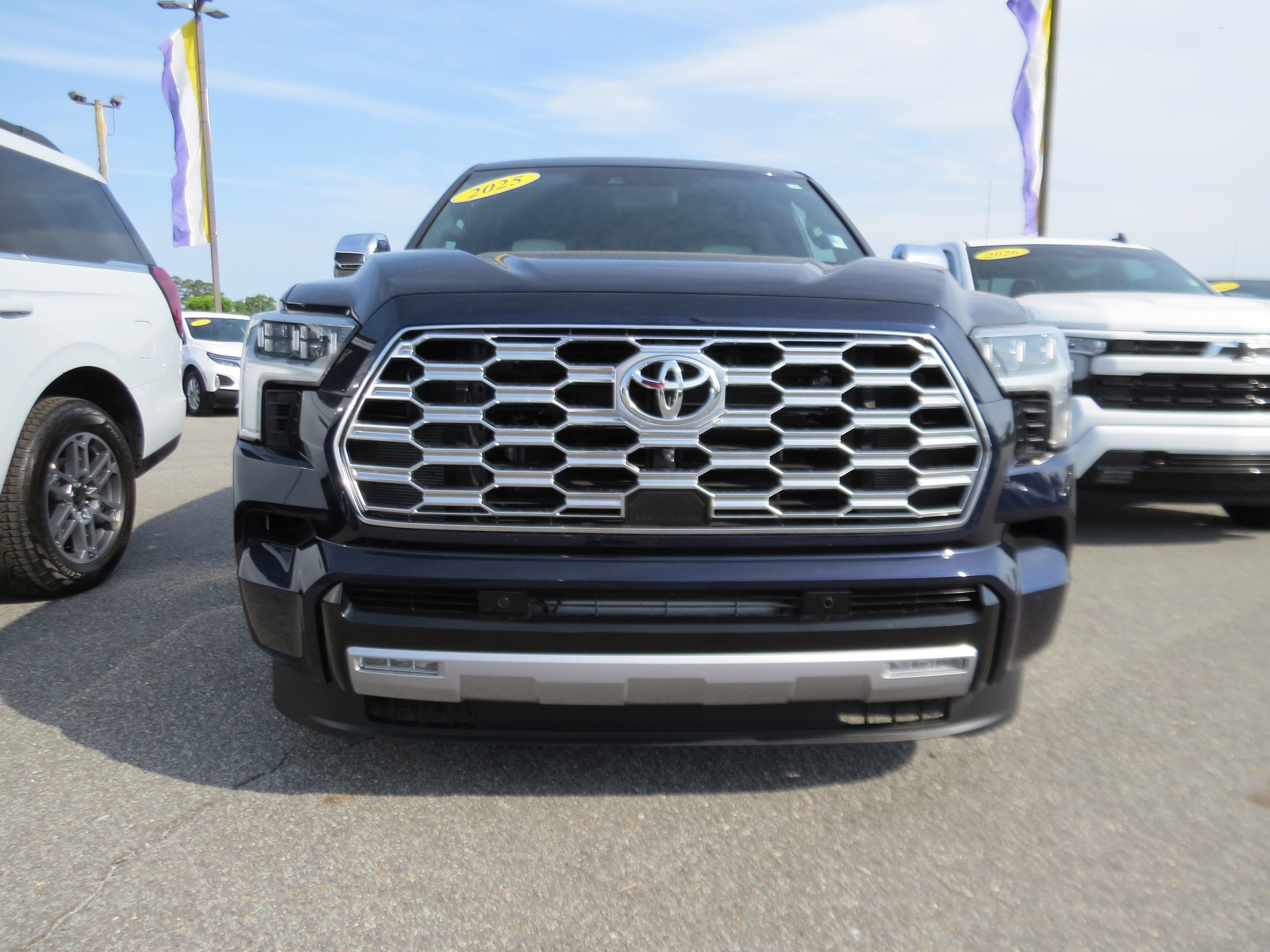 Used 2025  Toyota SR5 image 30