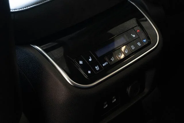Used 2025 Silver INFINITI SENSORY image 28