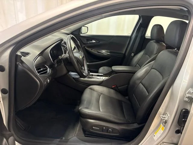 Used 2022 Silver Ice Metallic Chevrolet Premier image 13