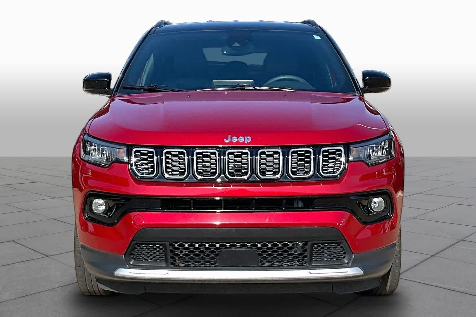 Used 2025 Red Hot Pearlcoat Jeep Limited image 4