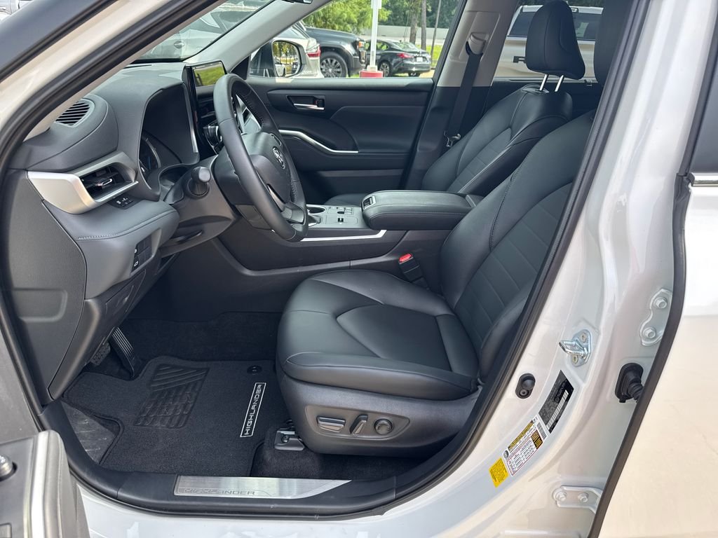 Used 2026 Beige Toyota XLE image 15