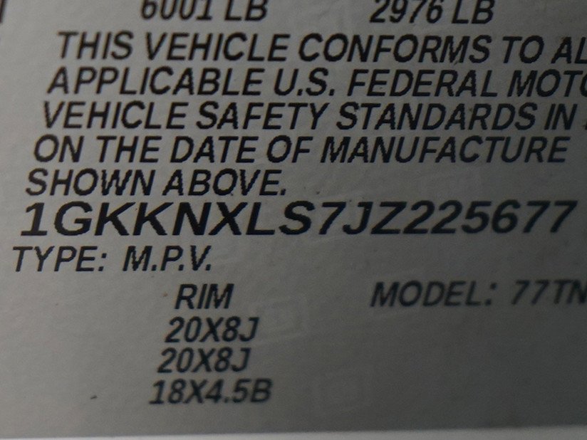 Used 2018 White Frost Tricoat GMC AWD 4dr Denali image 28