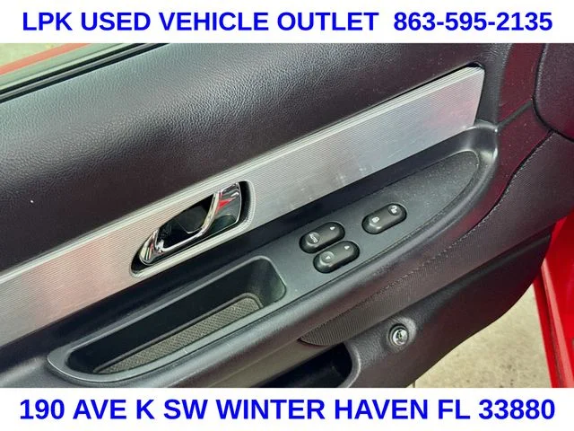 Used 2004  Ford Base image 17