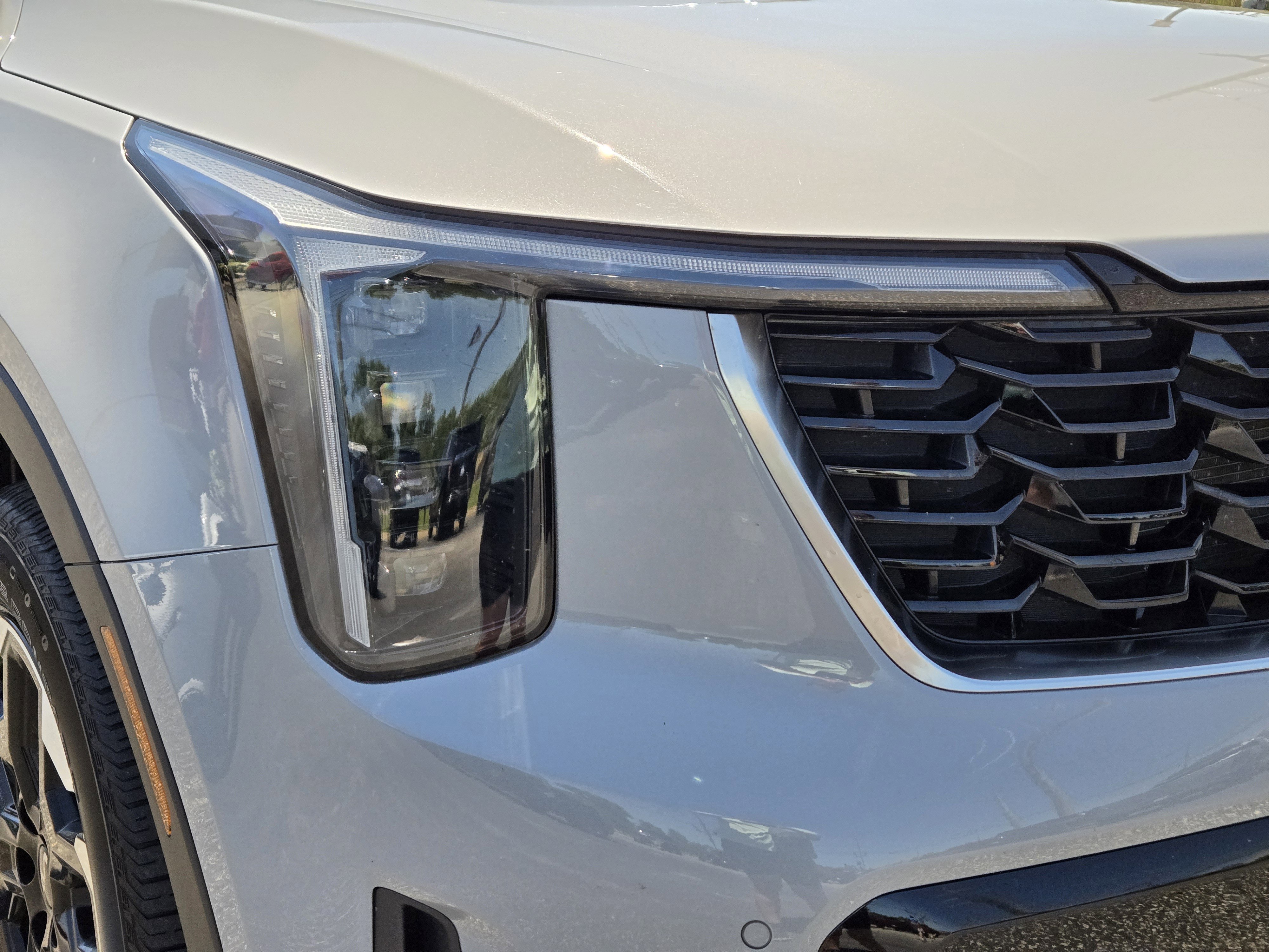 Used 2025 Gray Kia S image 4