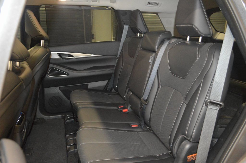 Used 2026 Gray INFINITI LUXE image 38