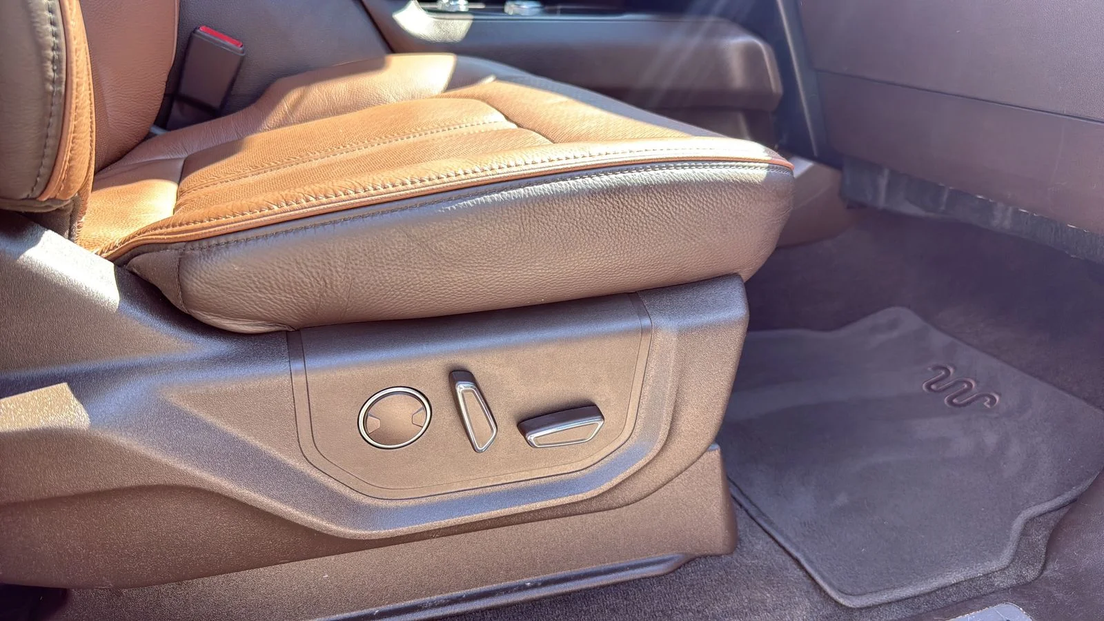 Used 2024 White Ford King Ranch image 24