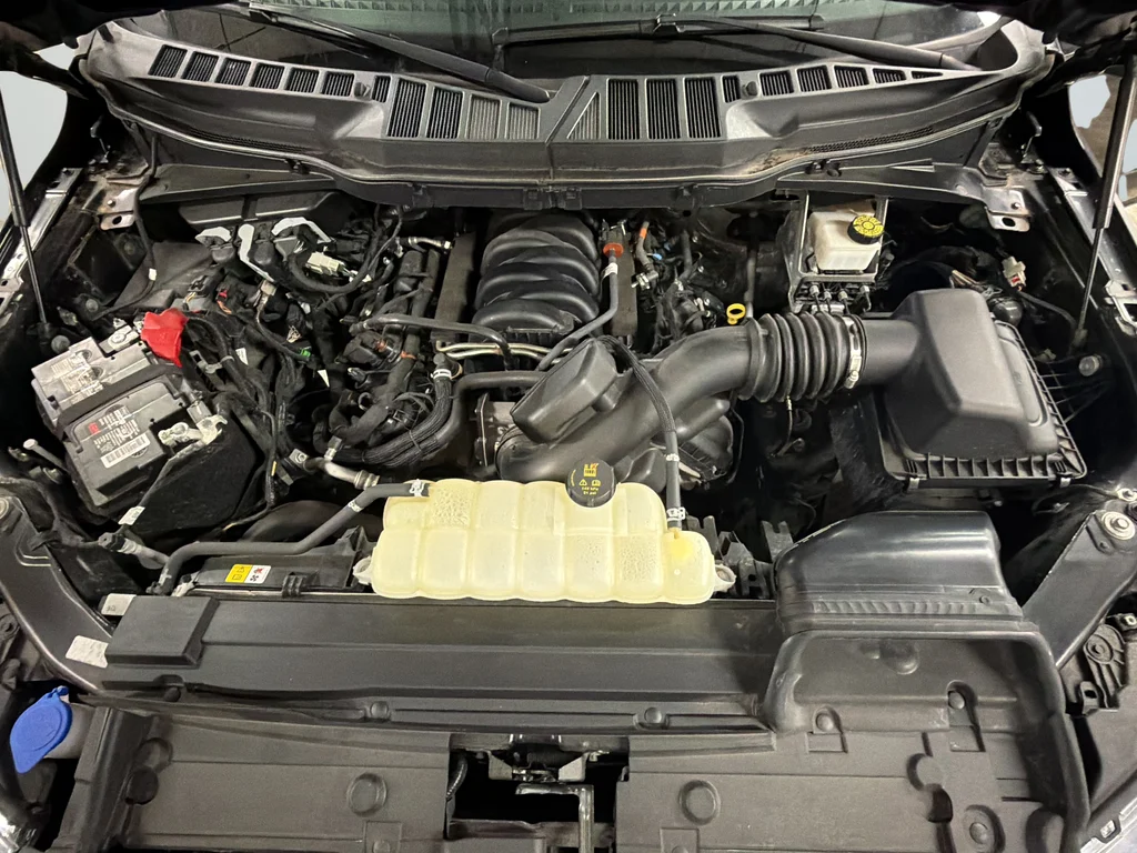 Used 2023 Black Ford XLT image 40