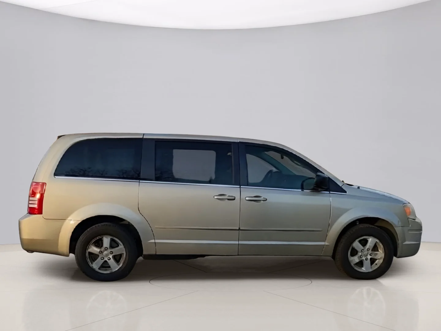 Used 2009 Gold Chrysler LX image 4