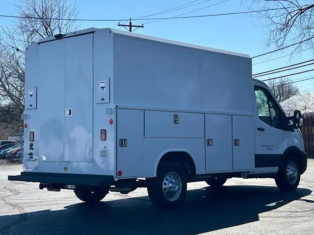 New 2024 Oxford White Ford Cutaway image 15