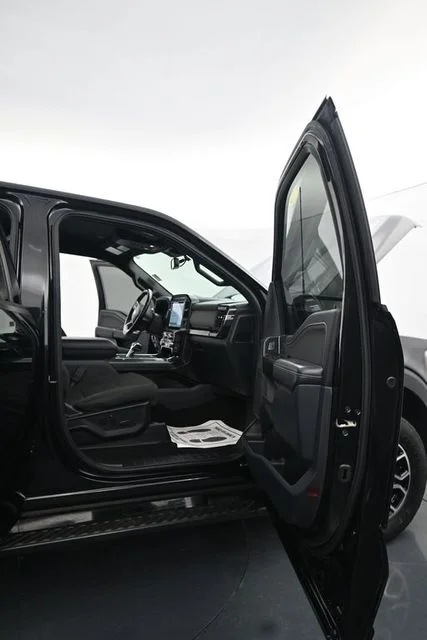 Used 2023 Black Ford XLT image 13