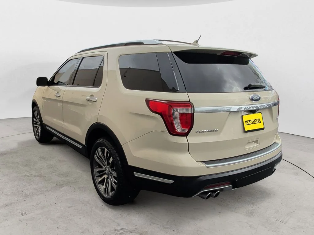 Used 2018 Silver Ford Platinum image 3