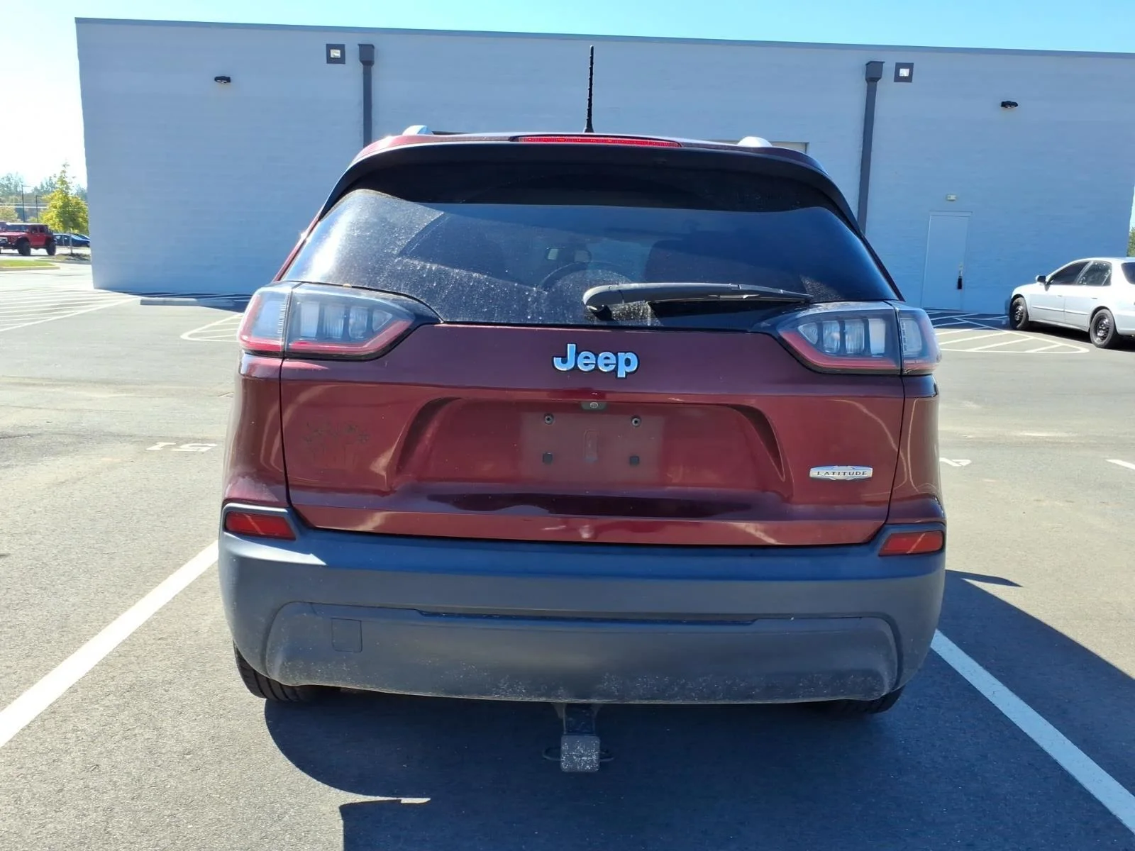 Used 2019 Velvet Red Pearlcoat Jeep Latitude image 14