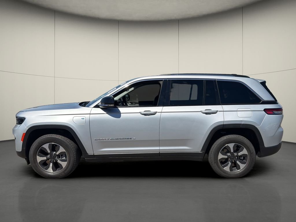 Used 2022 Silver Jeep 4xe image 4