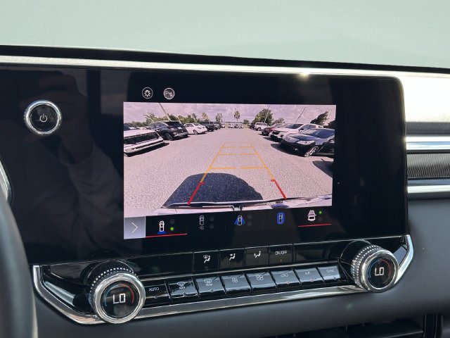 Used 2024 Summit White GMC Elevation image 25