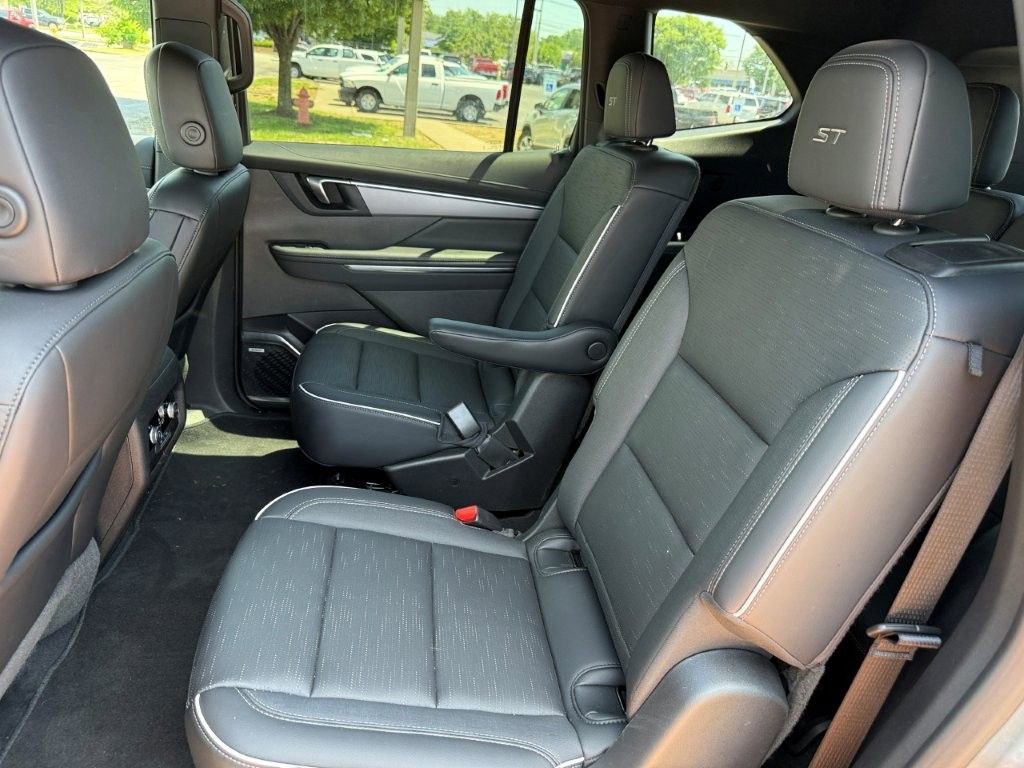 Used 2025 Moonstone Gray Metallic Buick Sport Touring image 15