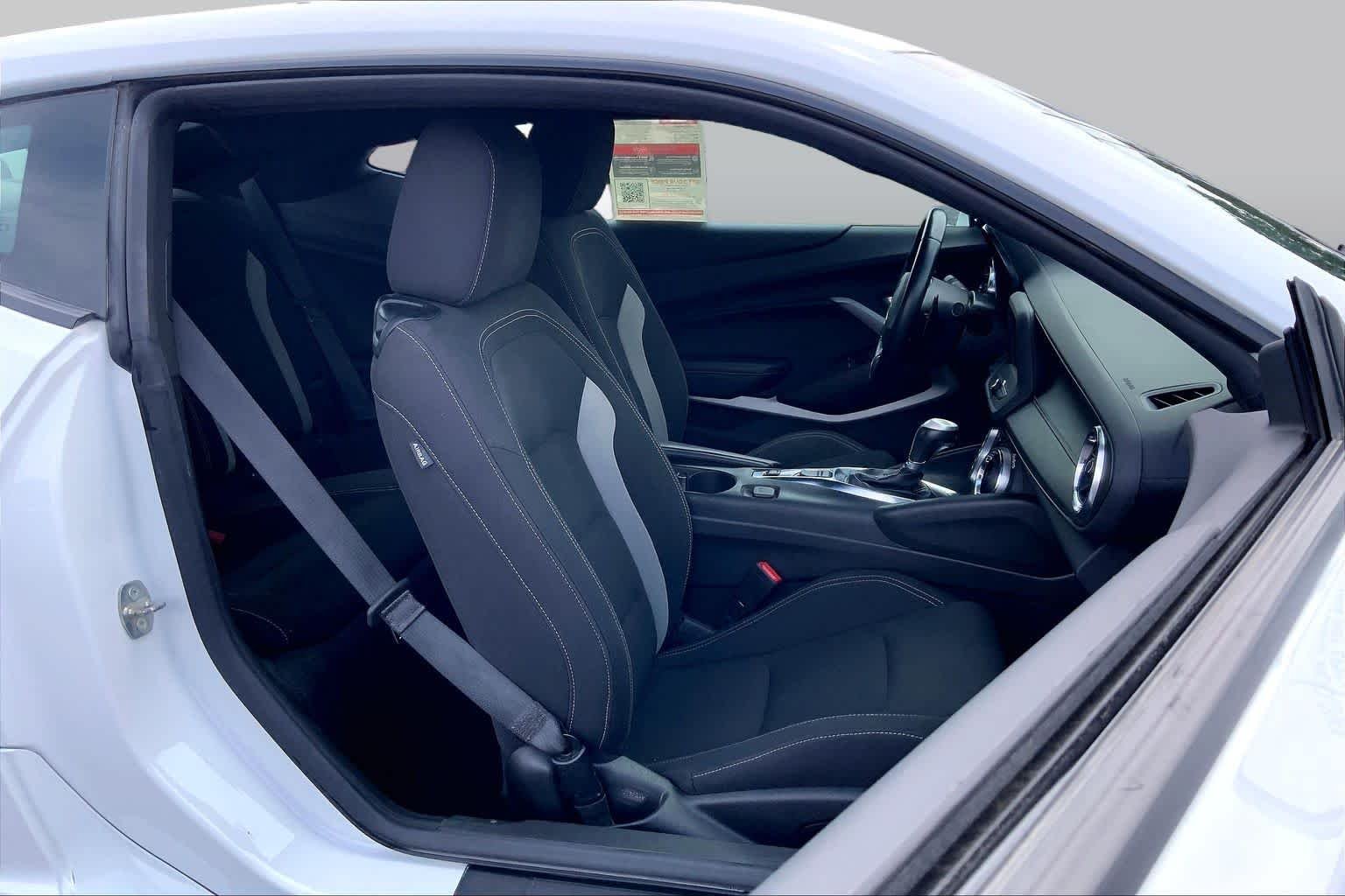Used 2022 Summit White Chevrolet 1LT image 9