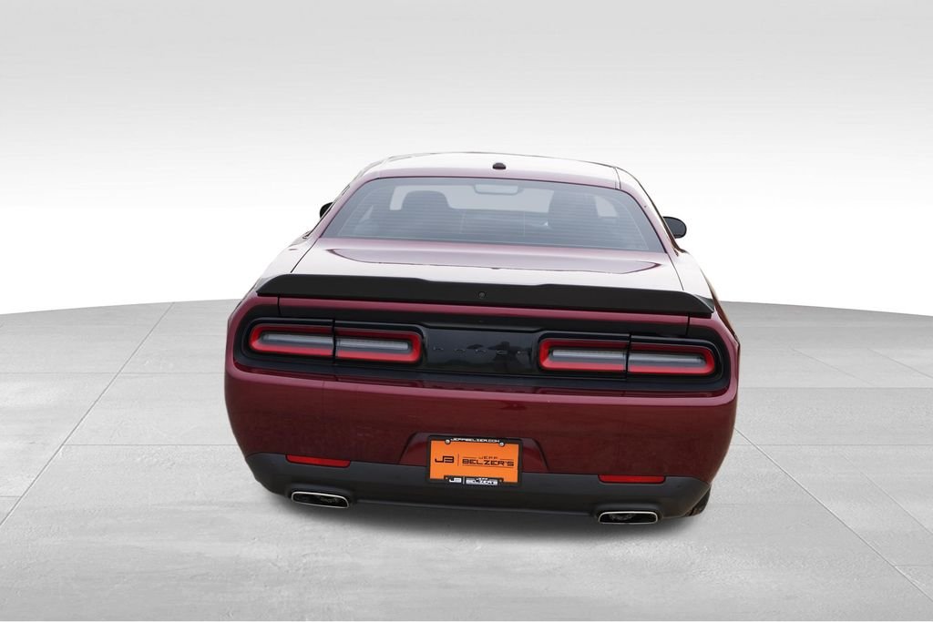 Used 2022 Red Dodge SXT image 6